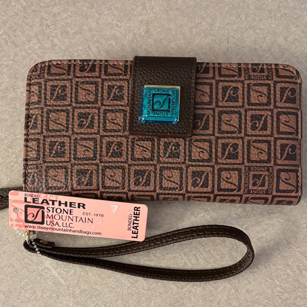 Stone Mountain Accessories Patterned Leather Wristlet Wallet